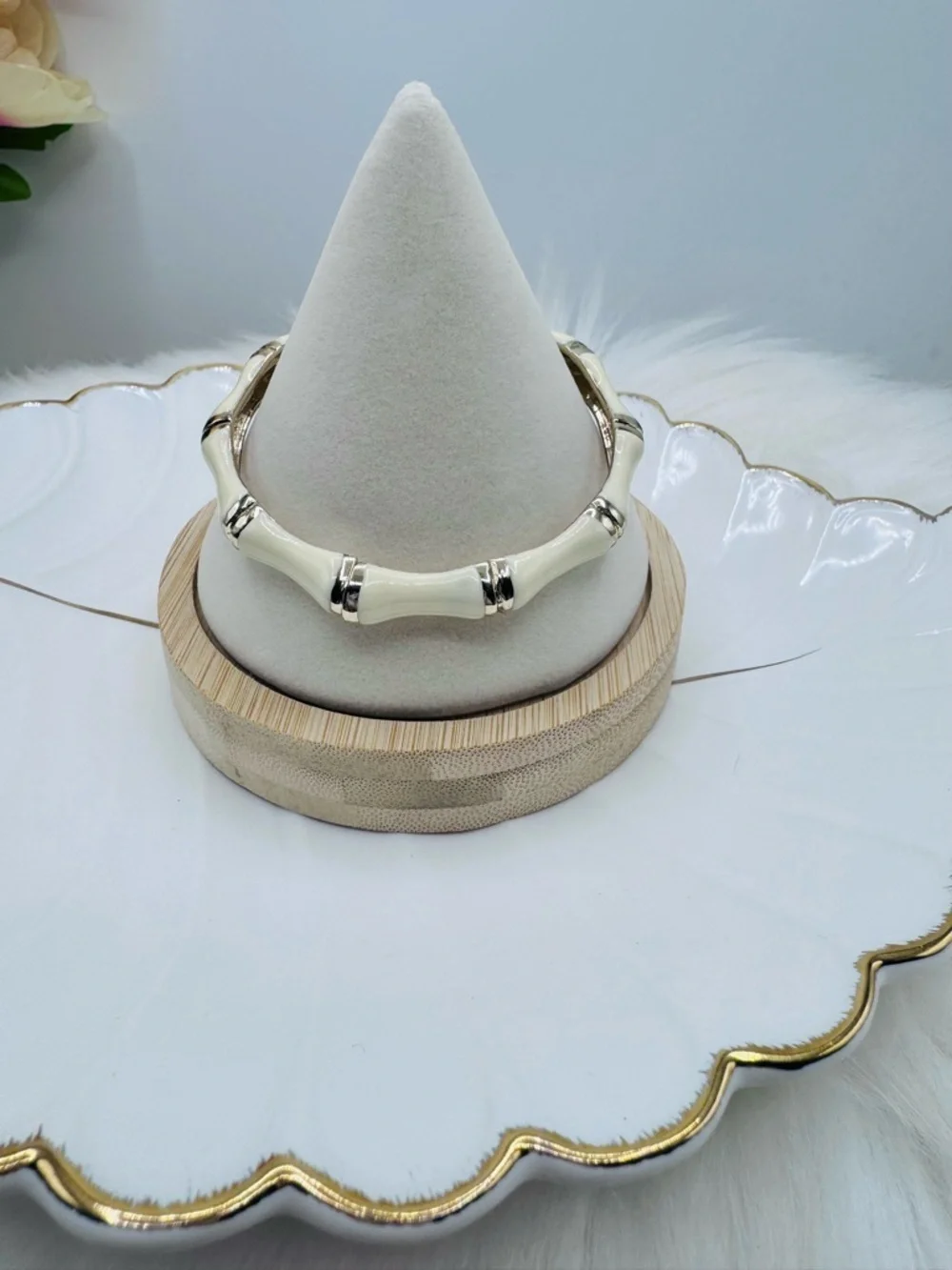 Sequin Cream Bamboo Style Hinged Bangle Bracelet Gold Tone Elegant